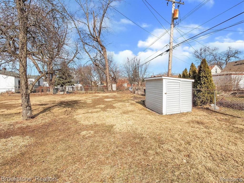 20402 Inkster Road Redford, MI 48240 - Photo 37 of 43