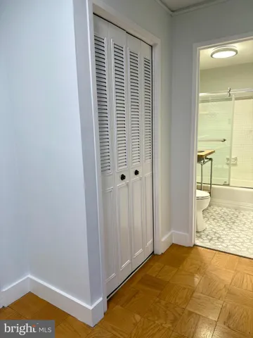 $1,900 | 10201 Grosvenor Place, Unit 1618, Rockville, MD 20852