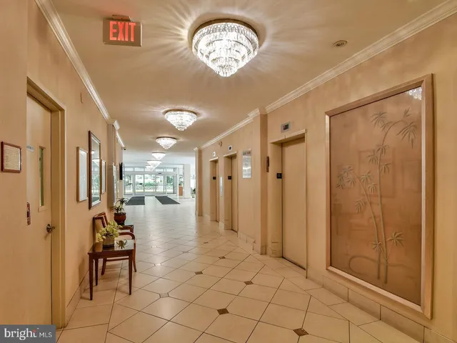 $1,900 | 10201 Grosvenor Place, Unit 1618, Rockville, MD 20852