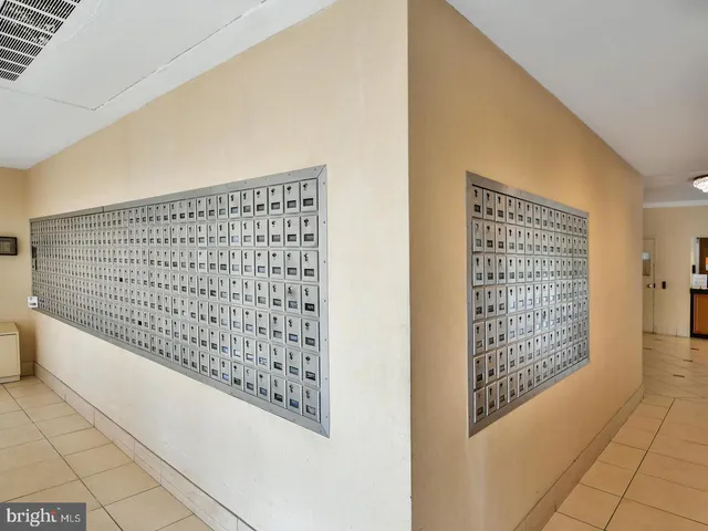 $1,900 | 10201 Grosvenor Place, Unit 1618, Rockville, MD 20852