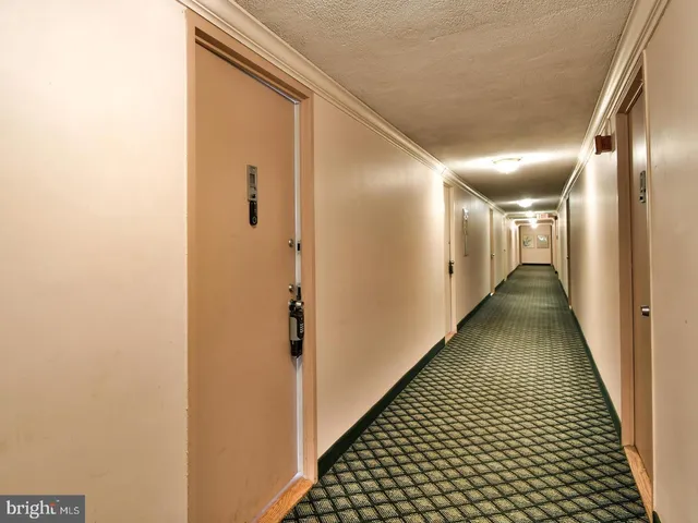 $1,900 | 10201 Grosvenor Place, Unit 1618, Rockville, MD 20852