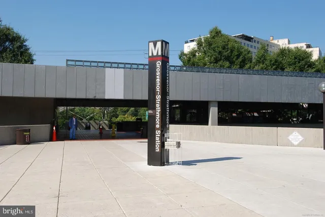 $1,900 | 10201 Grosvenor Place, Unit 1618, Rockville, MD 20852