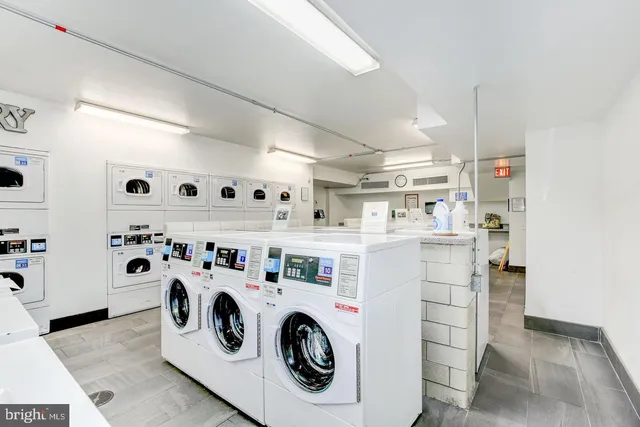 $1,900 | 10201 Grosvenor Place, Unit 1618, Rockville, MD 20852