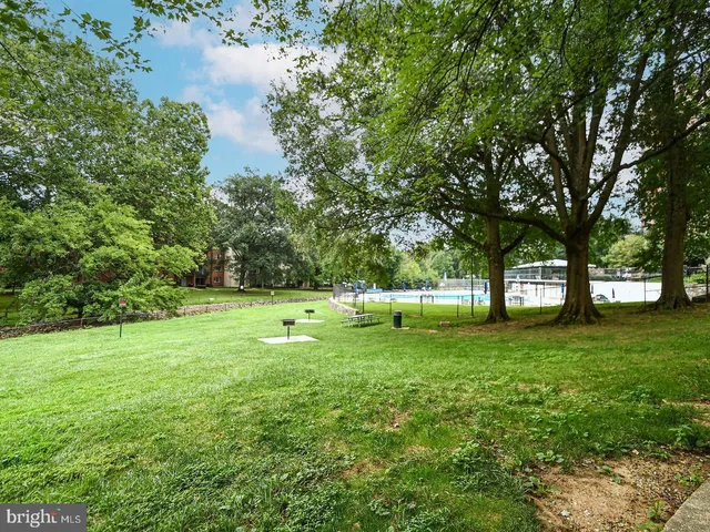 $1,900 | 10201 Grosvenor Place, Unit 1618, Rockville, MD 20852