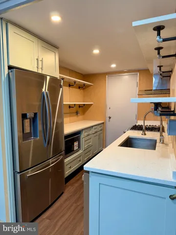 $1,900 | 10201 Grosvenor Place, Unit 1618, Rockville, MD 20852