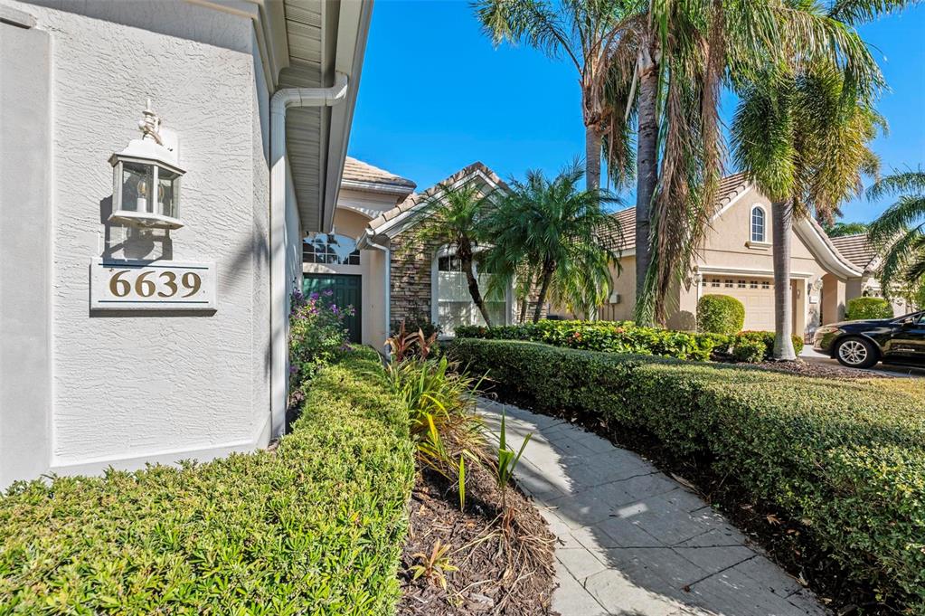 6639 Pebble Beach Way Lakewood Ranch, FL 34202 - Photo 4 of 32