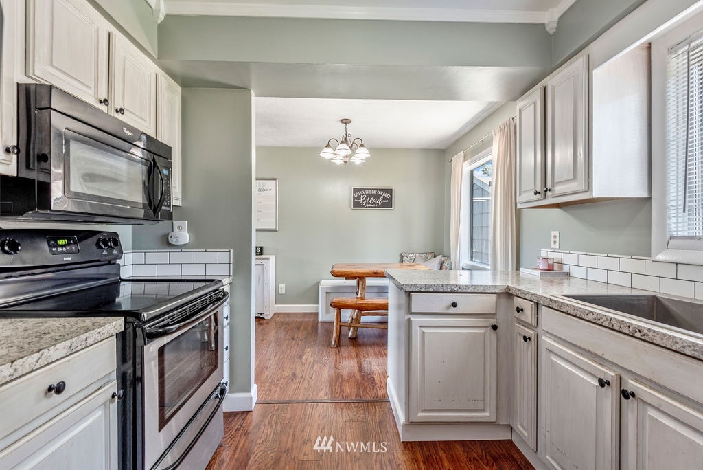 3246 Laurel Road Longview, WA 98632 - Photo 11 of 32 Gallery Image 11