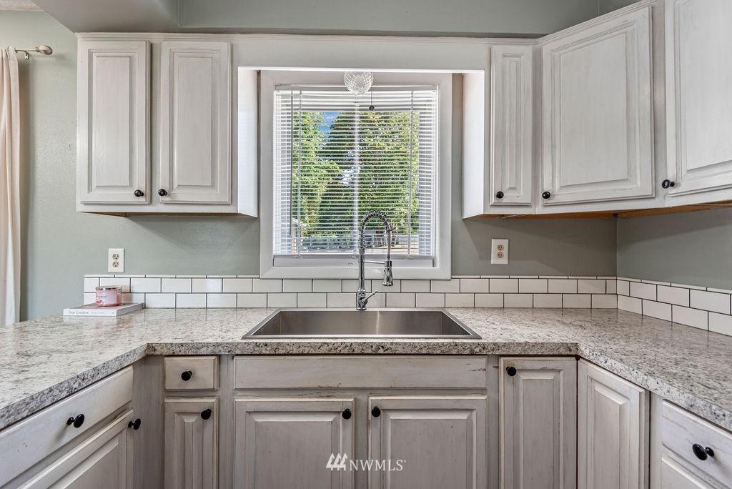 3246 Laurel Road Longview, WA 98632 - Photo 12 of 32 Gallery Image 12