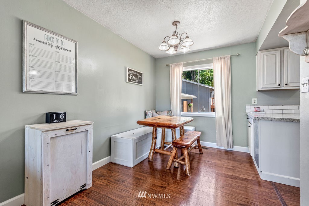 3246 Laurel Road Longview, WA 98632 - Photo 9 of 32 Gallery Image 9