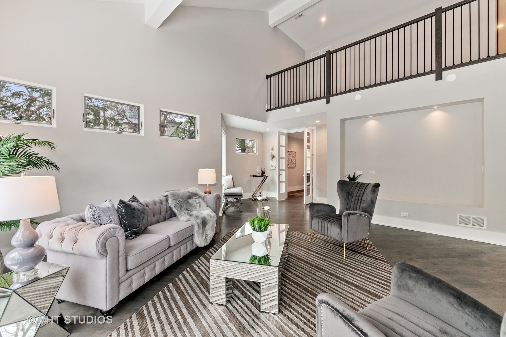 558 Willow Road Winnetka, IL 60093 - Photo 11 of 43 a living room with furniture