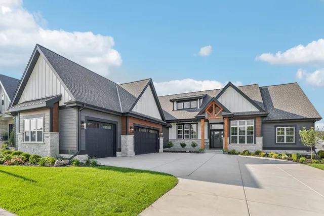 $1,374,900 | 1103 Moll Drive, Waunakee, WI 53597