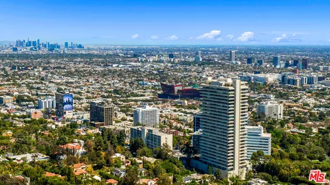 $2,800,000 | 9255 Doheny Road, Unit 1006, West Hollywood, CA 90069