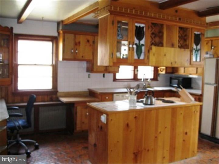 2300 North Schaffer Road Pottstown, PA 19464 - Photo 3 of 17 Kitchen