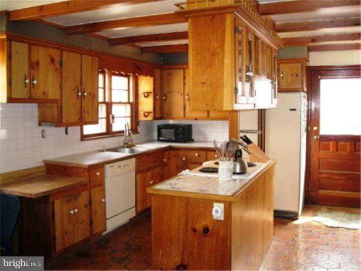 2300 North Schaffer Road Pottstown, PA 19464 - Photo 4 of 17 Gallery Image 4