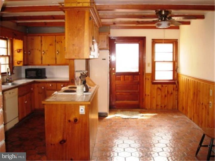2300 North Schaffer Road Pottstown, PA 19464 - Photo 5 of 17 Gallery Image 5