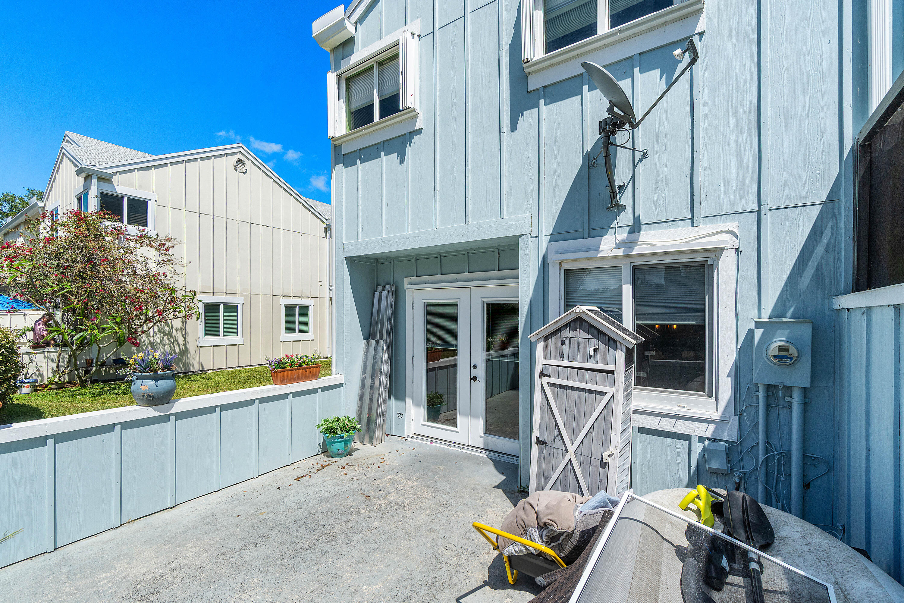 6199 Riverwalk Lane, Unit 6 Jupiter, FL 33458 - Photo 23 of 33 a view of a house with sitting area and furniture
