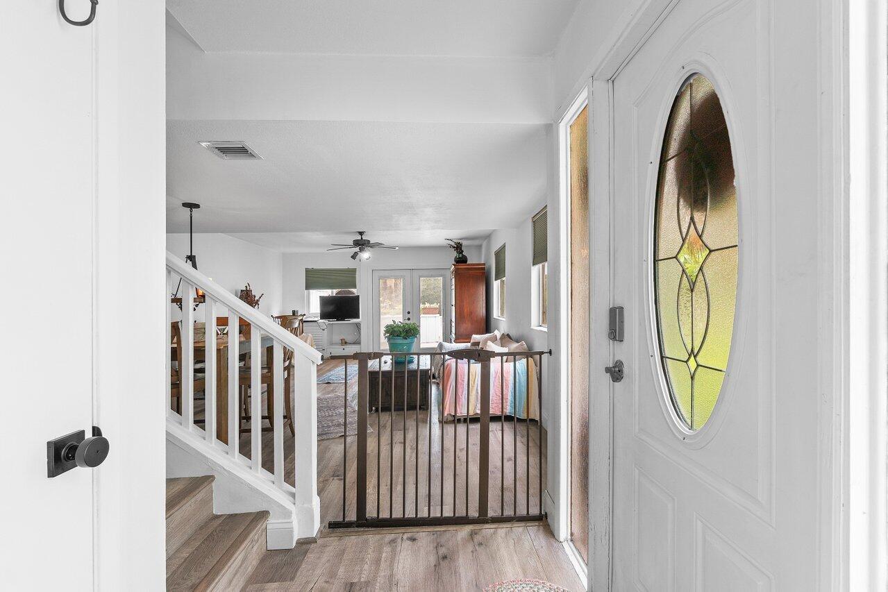 6199 Riverwalk Lane, Unit 6 Jupiter, FL 33458 - Photo 7 of 33 a view of living room with furniture