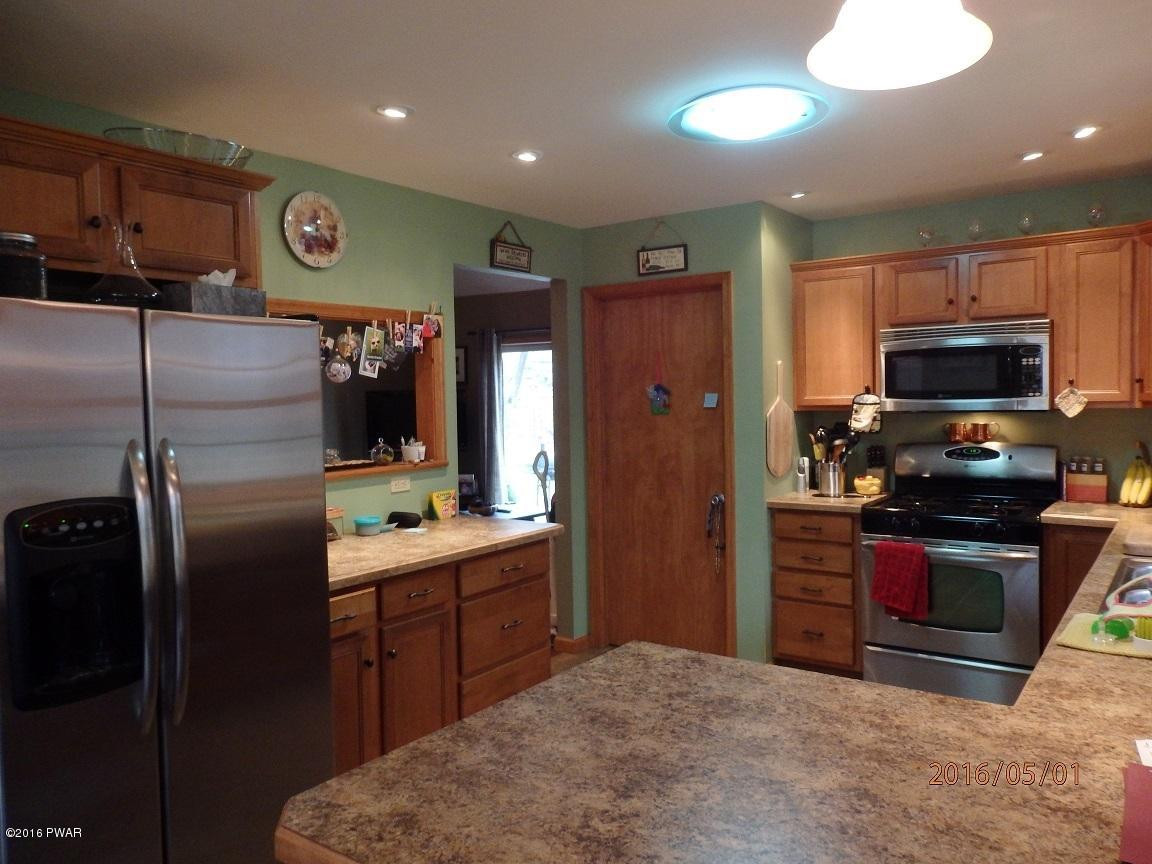 116 Johnson Road Canadensis, PA 18325 - Photo 13 of 41 12-kitchen