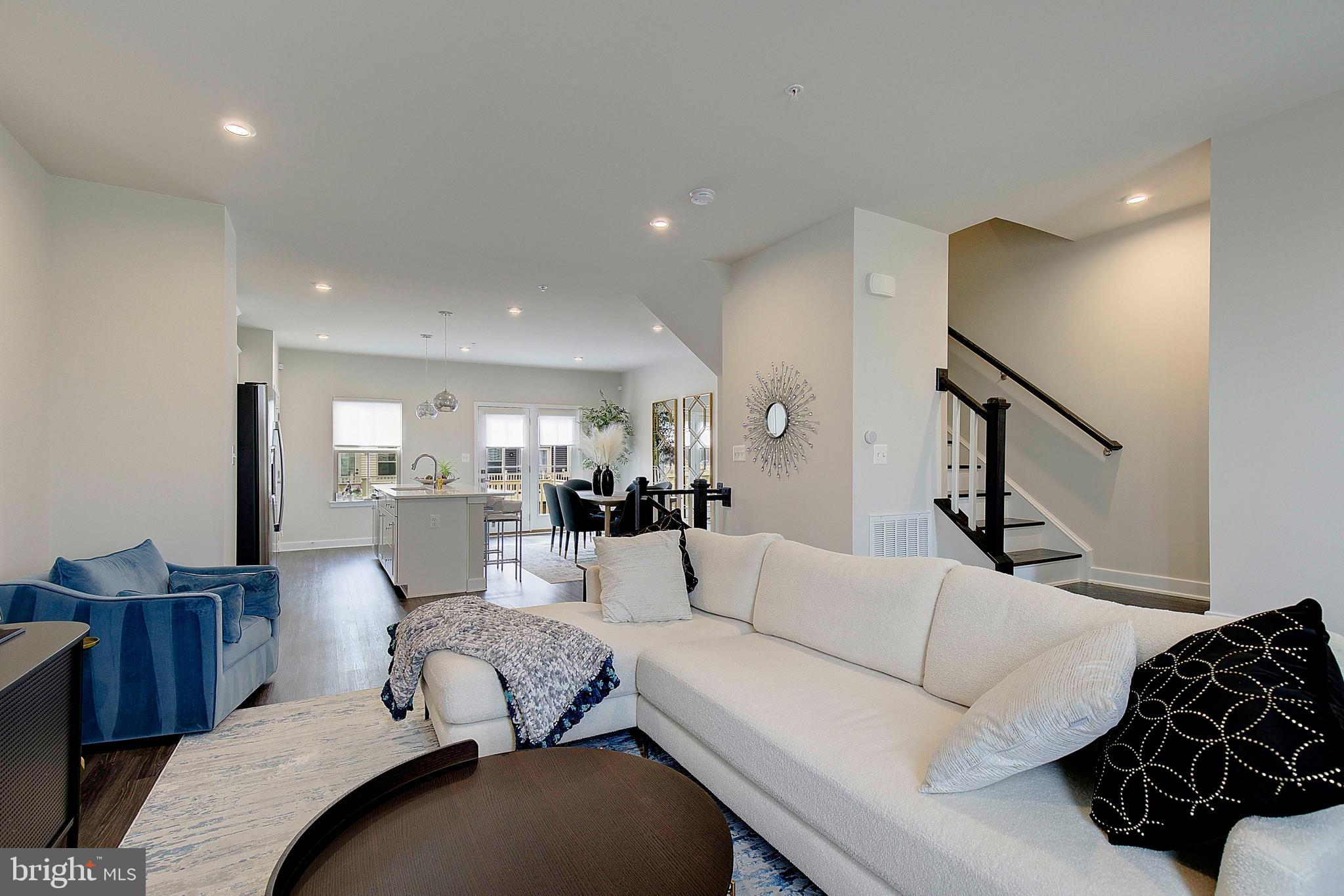 121 Swanson Creek Terrace Laurel, MD 20708 - Photo 12 of 31 a living room with furniture