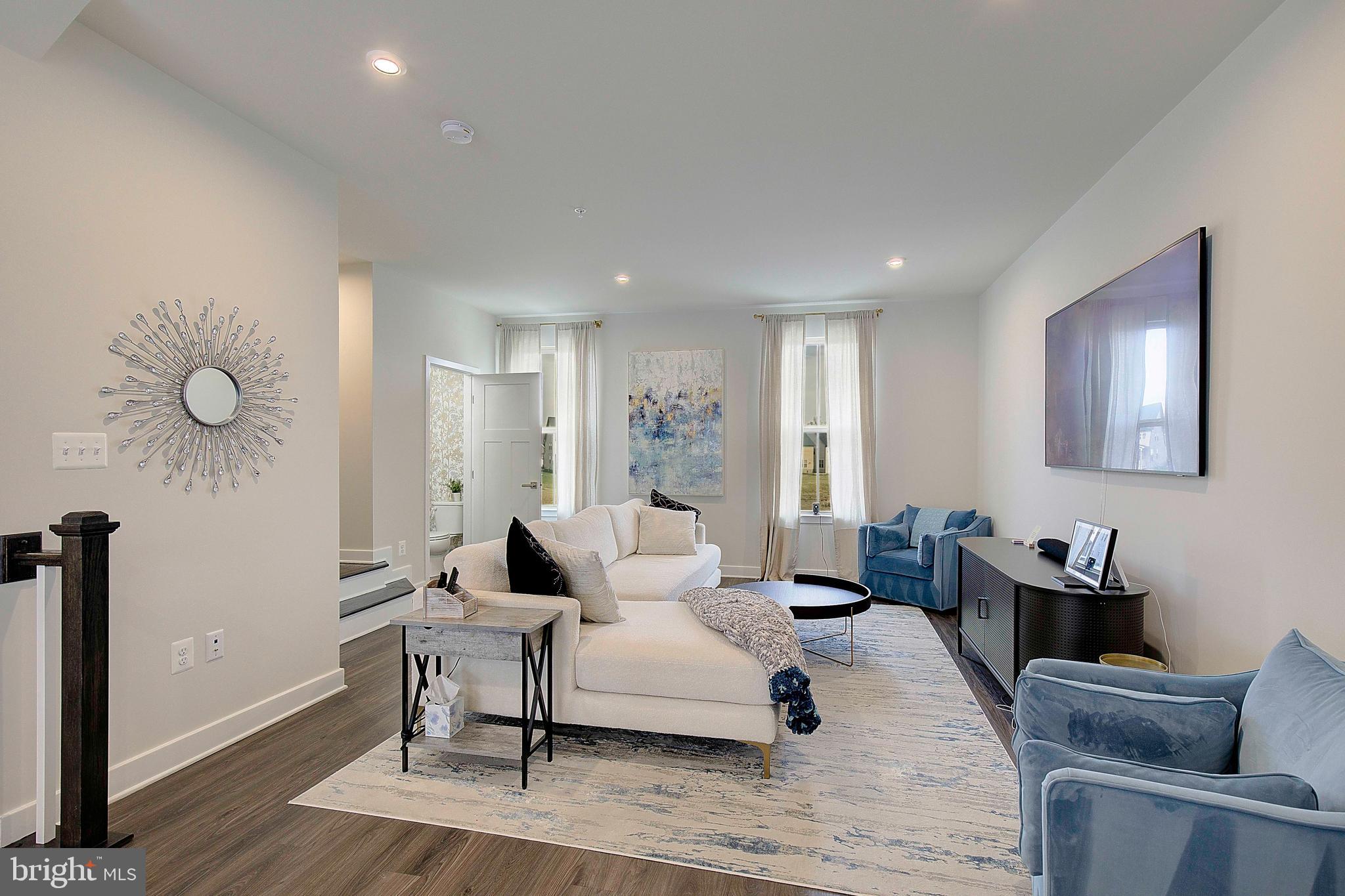 121 Swanson Creek Terrace Laurel, MD 20708 - Photo 9 of 31 a living room with furniture