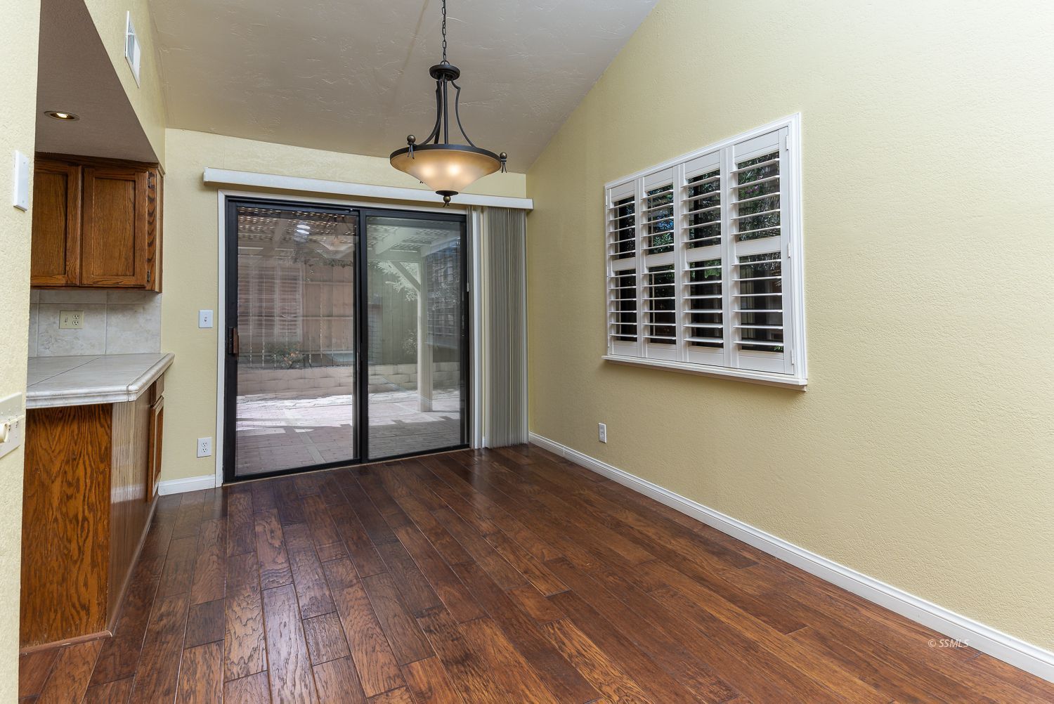 407 Mt Rainier Place Ridgecrest, CA 93555 - Photo 8 of 41 Gallery Image 8