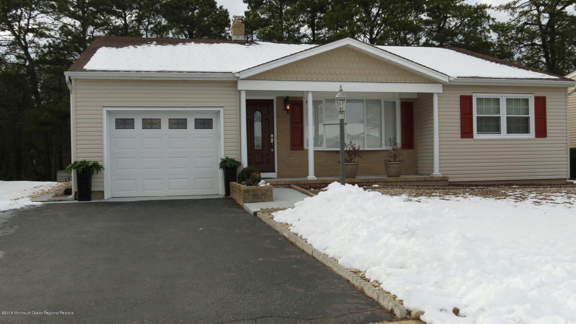 25 Oakfield Road Toms River, NJ 08757 - Photo 1 of 28 IMG_3804