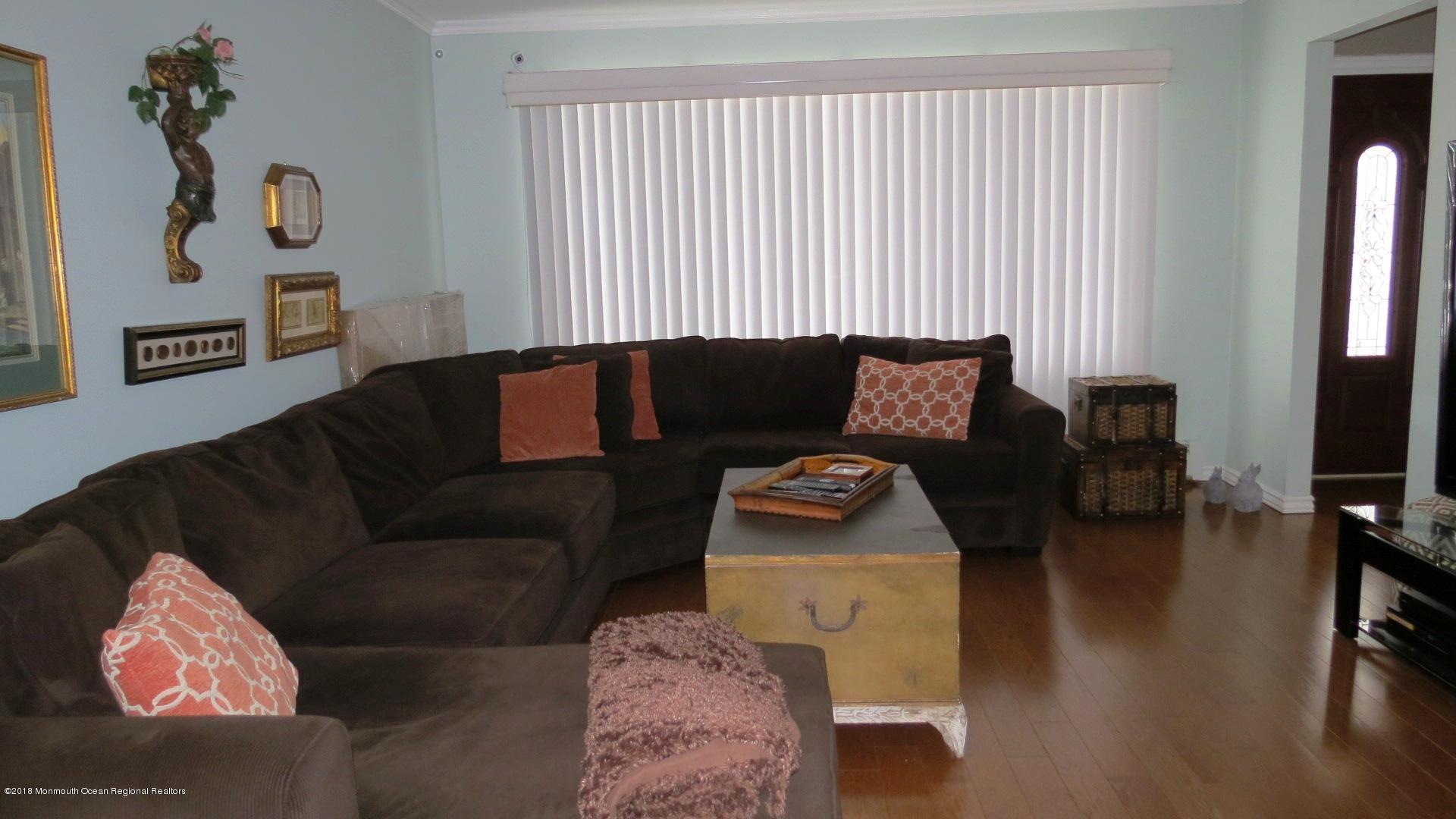 25 Oakfield Road Toms River, NJ 08757 - Photo 3 of 28 IMG_3775