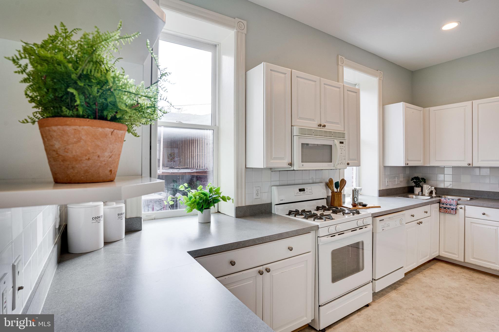333 5th Street Southeast Washington, DC 20003 - Photo 15 of 58 Bright spacious kitchen, oodles of countertops