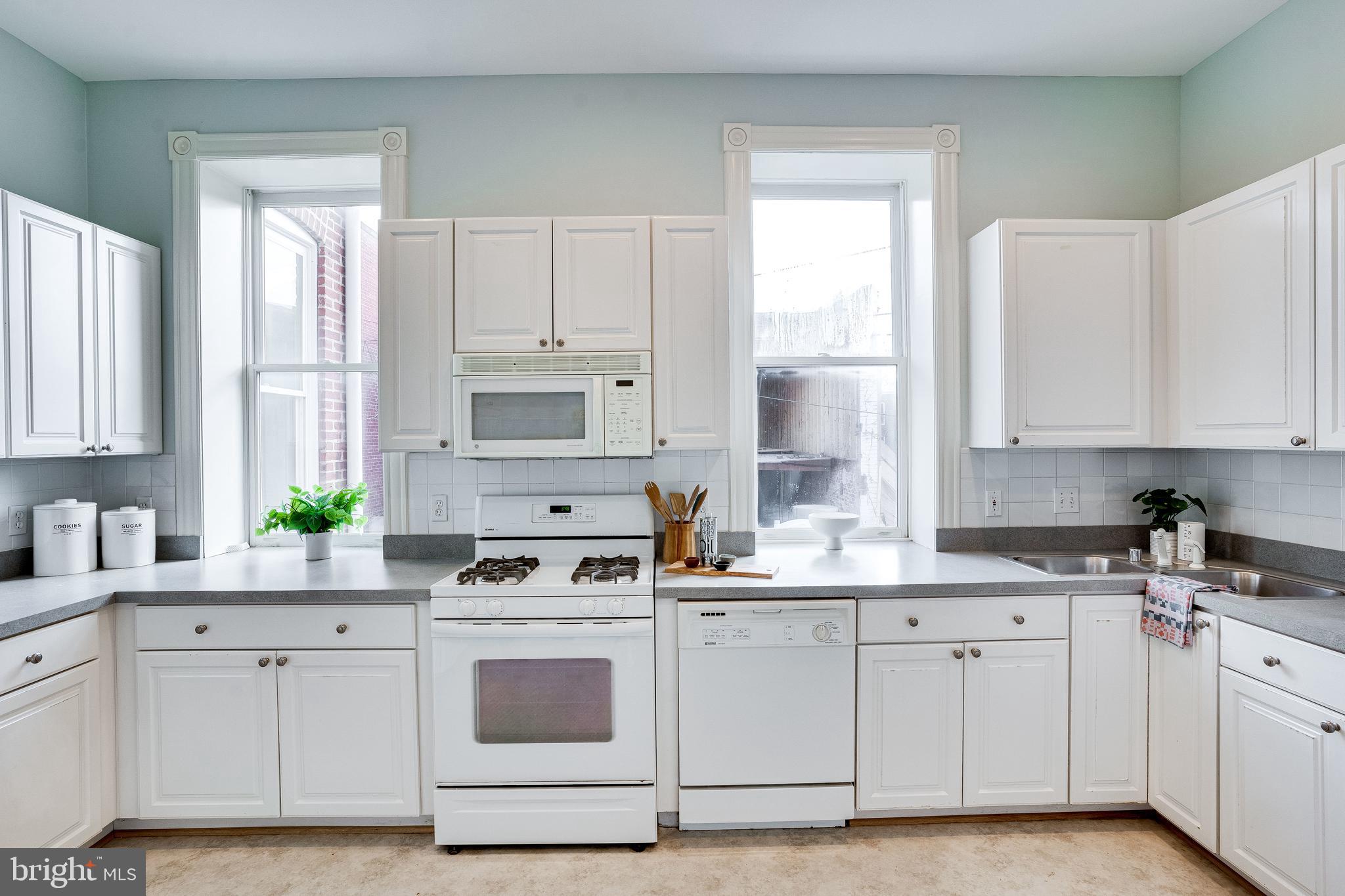 333 5th Street Southeast Washington, DC 20003 - Photo 16 of 58 TWO side windows for plenty of light