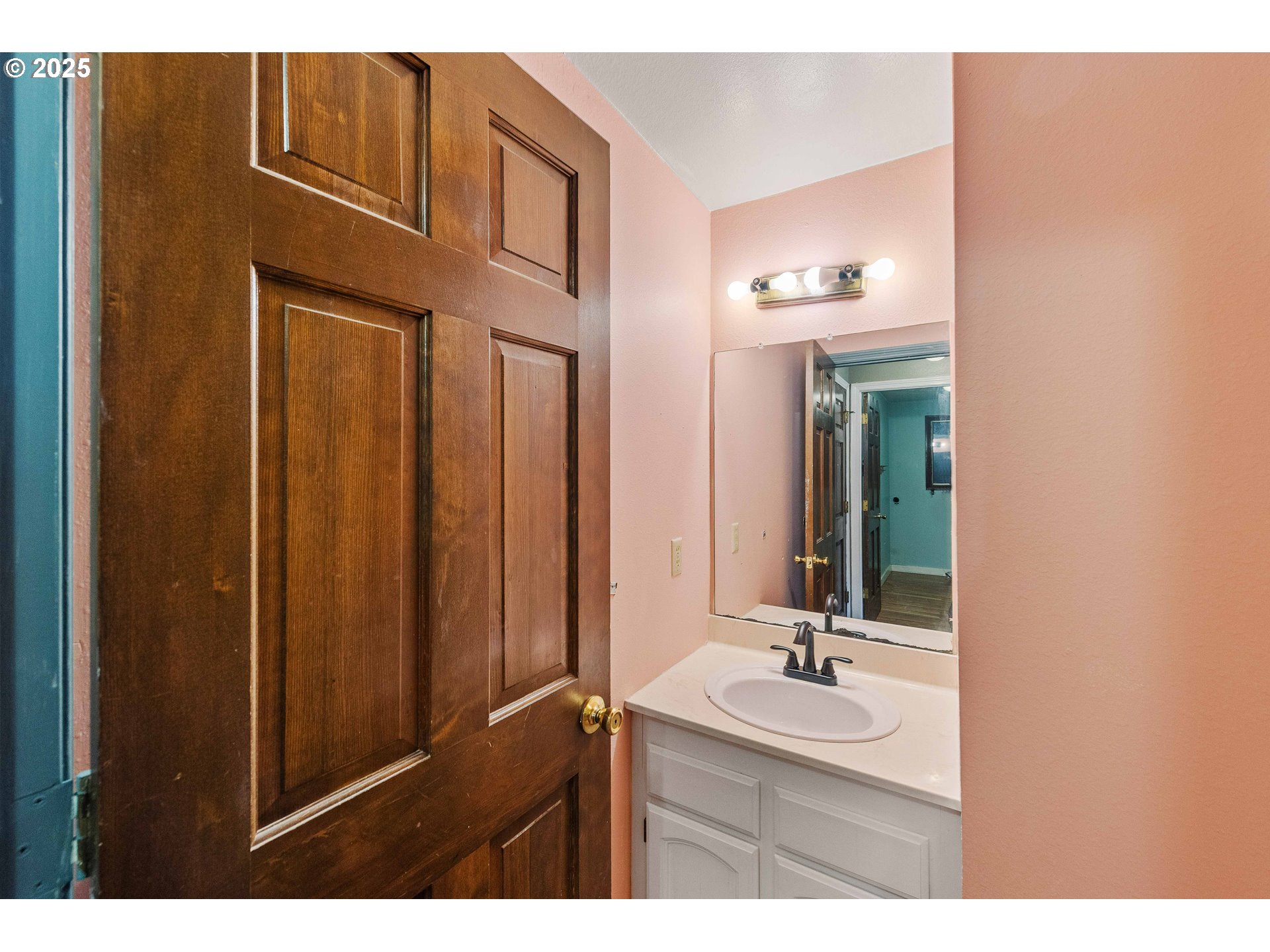 1358 Scott Lane North Bend, OR 97459 - Photo 30 of 43