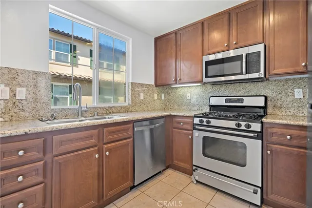 $1,048,000 | 68 Dovetail, Irvine, CA 92603