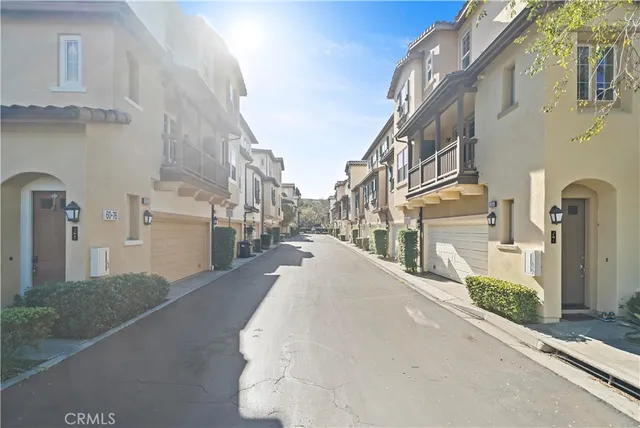 $1,048,000 | 68 Dovetail, Irvine, CA 92603