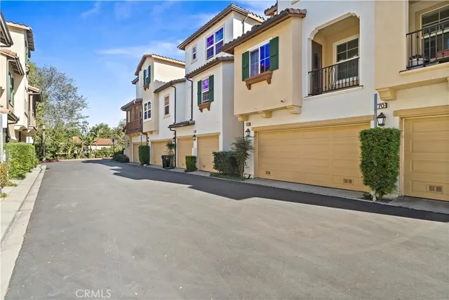 $1,048,000 | 68 Dovetail, Irvine, CA 92603