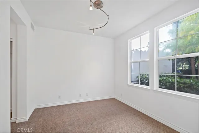 $1,048,000 | 68 Dovetail, Irvine, CA 92603