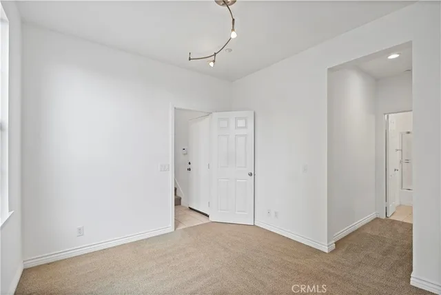 $1,048,000 | 68 Dovetail, Irvine, CA 92603