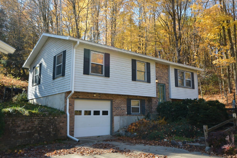 21575 Dewey Lake Street Decatur, MI 49045 - Photo 1 of 29 21575DeweyLake_L_01