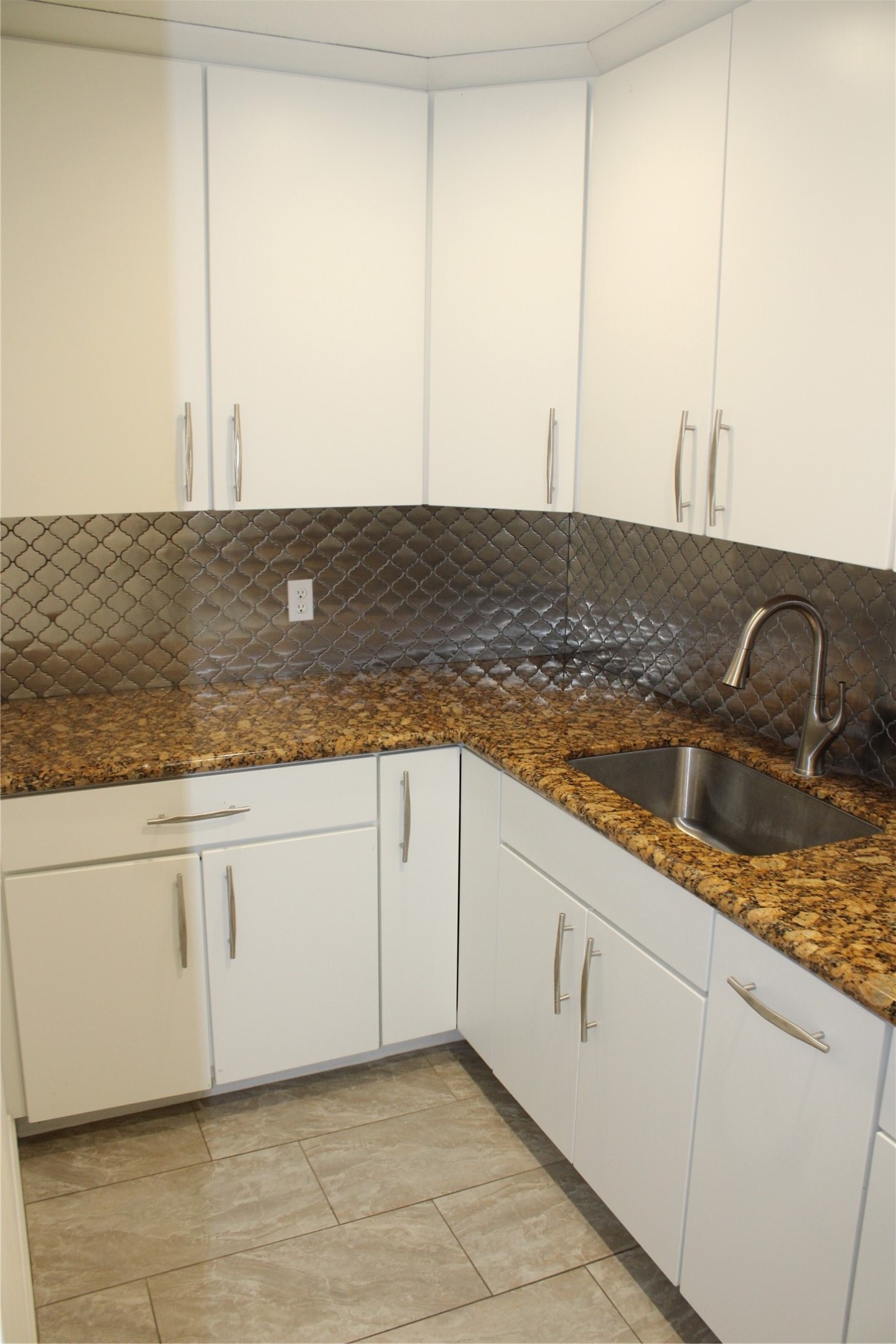 25730 Beckendorff Road Katy, TX 77493 - Photo 15 of 18 Oversized Laundry