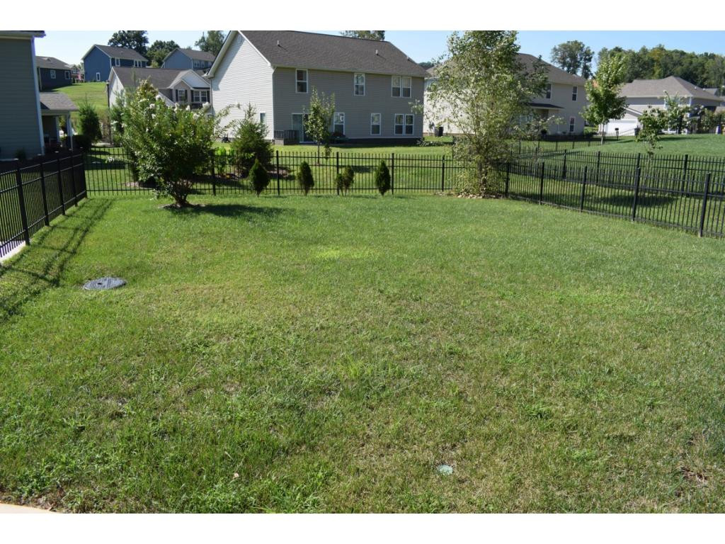 2432 Edinburgh Channel Road Kingsport, TN 37664 - Photo 10 of 34 Nice Flat Yard