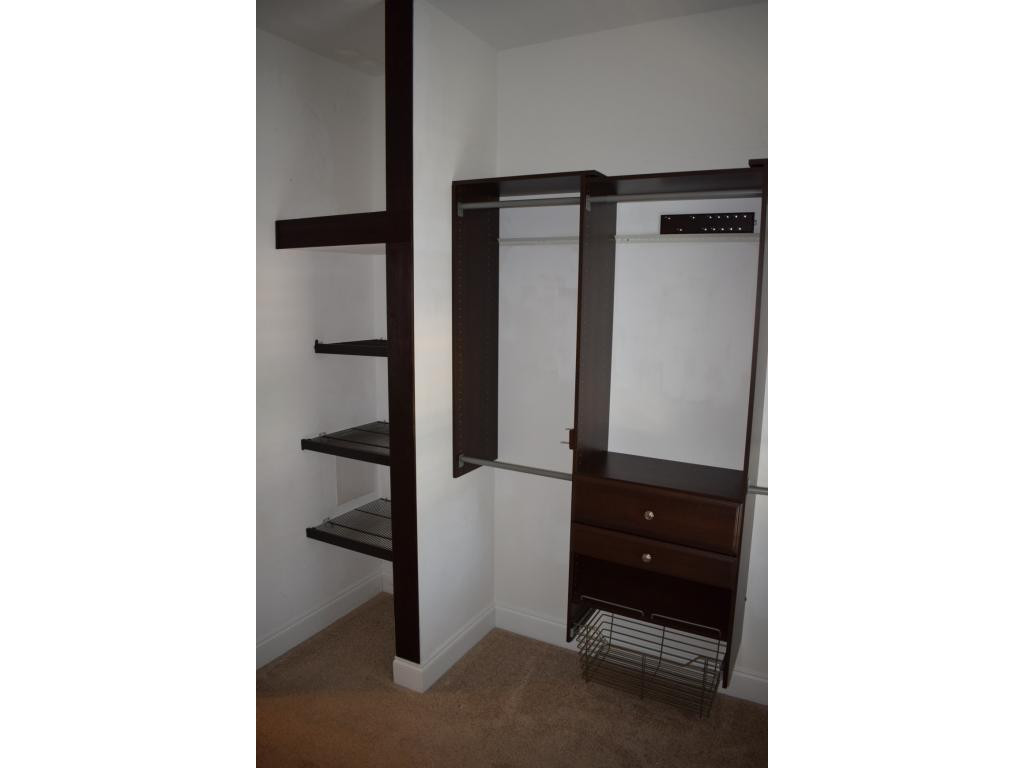 2432 Edinburgh Channel Road Kingsport, TN 37664 - Photo 18 of 34 Master Closet