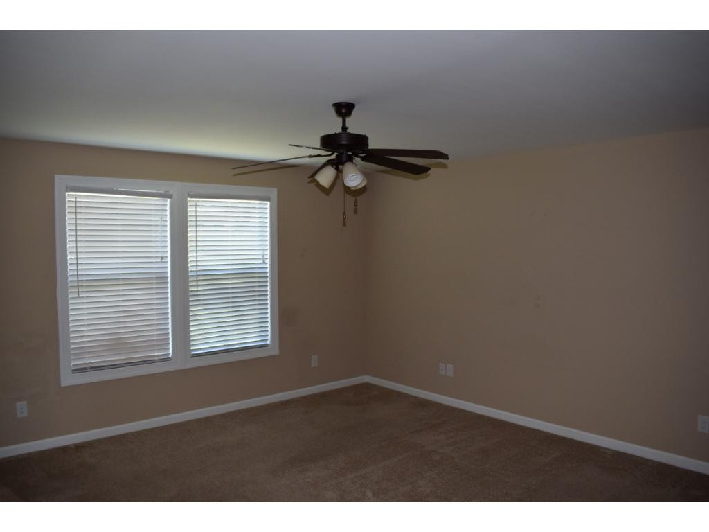 2432 Edinburgh Channel Road Kingsport, TN 37664 - Photo 21 of 34 Bedroom 2
