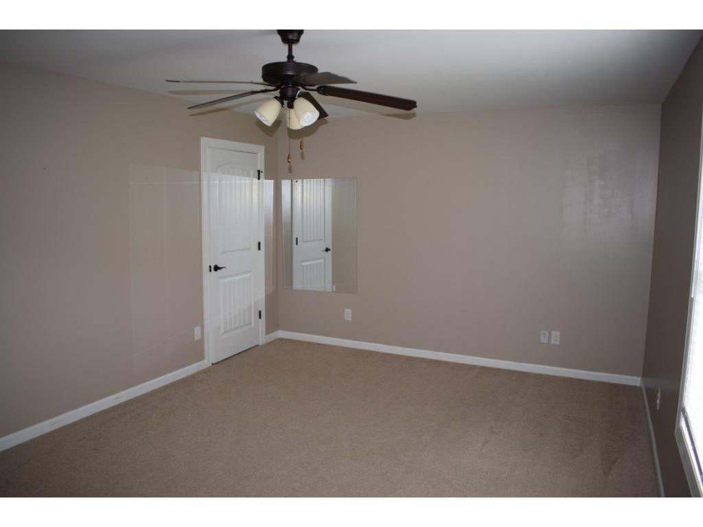 2432 Edinburgh Channel Road Kingsport, TN 37664 - Photo 29 of 34 Bedfroom 3