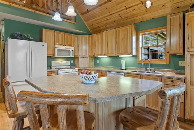 $635,000 | 2419 230th Avenue, St. Croix Falls, WI 54024