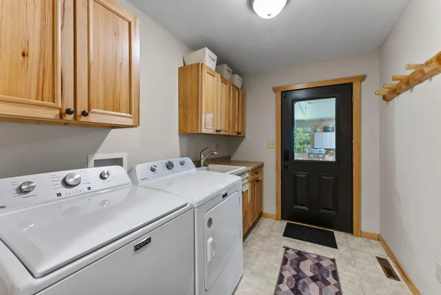 $635,000 | 2419 230th Avenue, St. Croix Falls, WI 54024