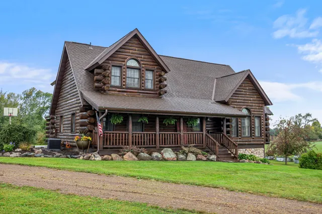 $635,000 | 2419 230th Avenue, St. Croix Falls, WI 54024