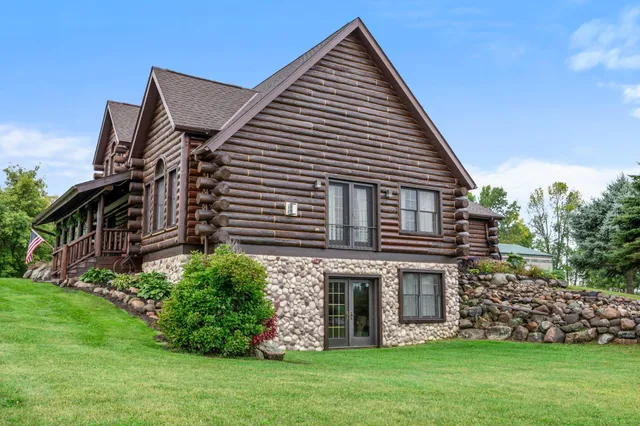 $635,000 | 2419 230th Avenue, St. Croix Falls, WI 54024