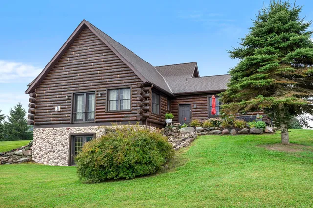 $635,000 | 2419 230th Avenue, St. Croix Falls, WI 54024