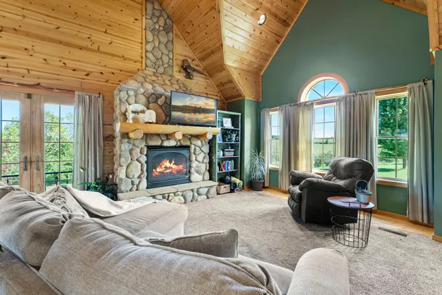 $635,000 | 2419 230th Avenue, St. Croix Falls, WI 54024