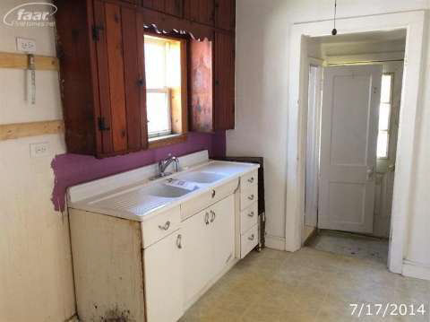 3622 Western Road Flint, MI 48506 - Photo 10 of 17 20415455-10.JPG