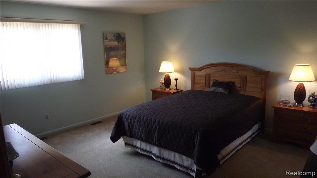 2223 Rochelle Park Drive, Unit 56 Rochester, MI 48309 - Photo 10 of 12 2nd Bedroom