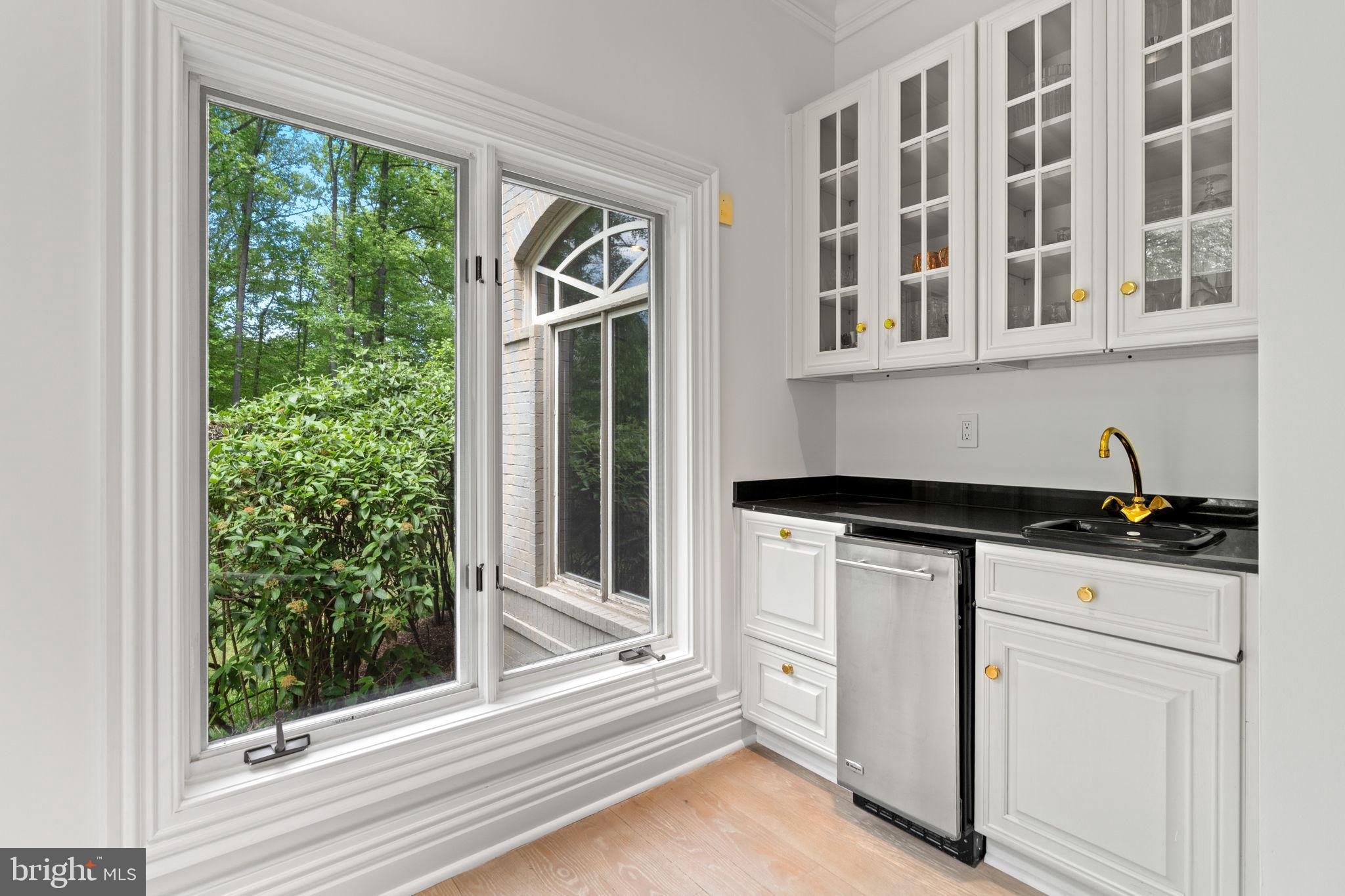 10823 Lockland Road Potomac, MD 20854 - Photo 17 of 102